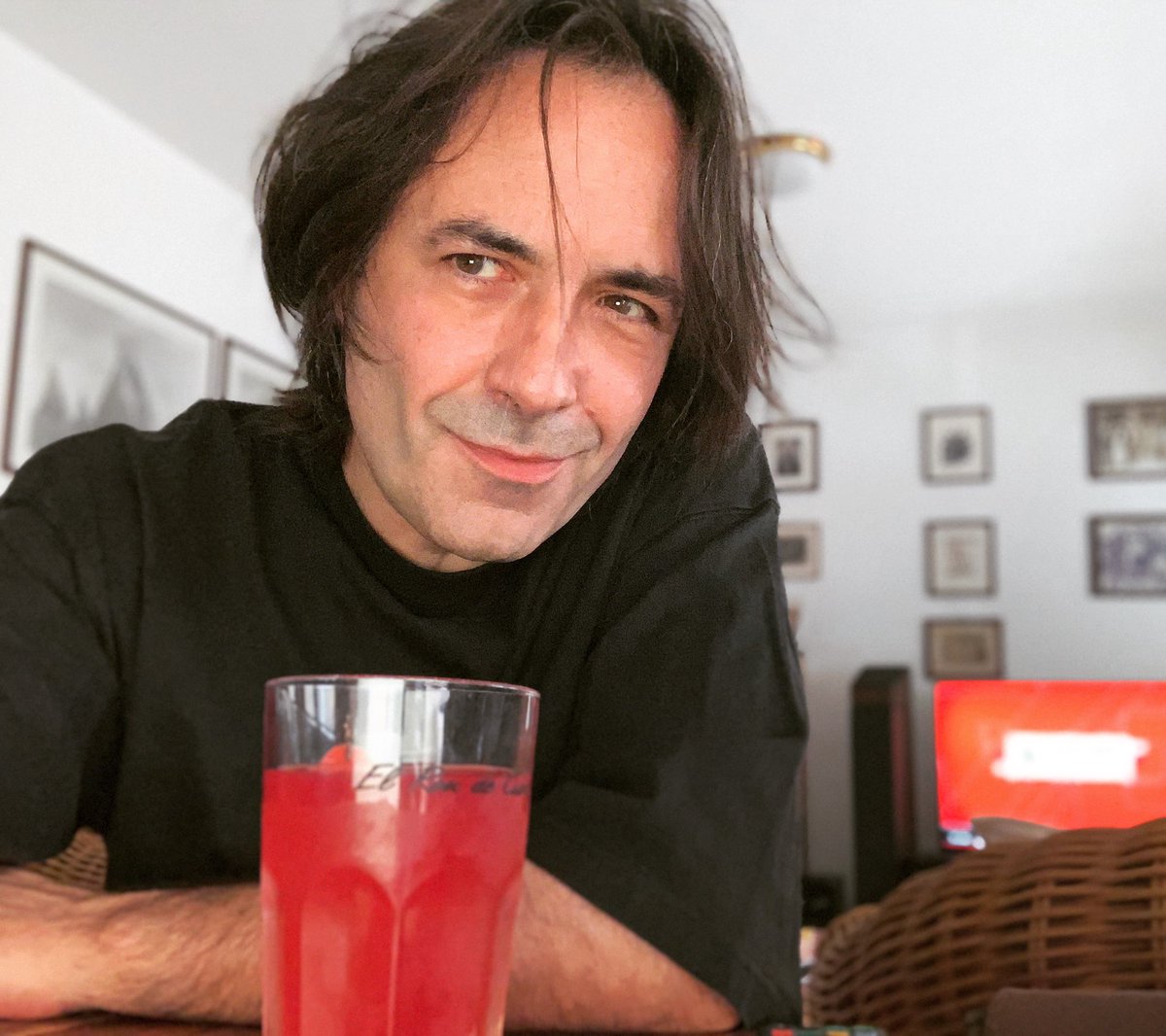 antoniofazio's tweet photo. #smilealways #stayhome #workhard #nothingisordinary #livelife #lovelife #videocall #smartworking https://t.co/Gg8mDQIeBk