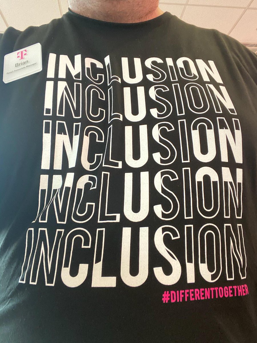 bsutula28's tweet photo. My newest BeMagenta purchase. #differenttogether #timetomakeadifference @TMobile @JonFreier https://t.co/zK9jYdMyUF