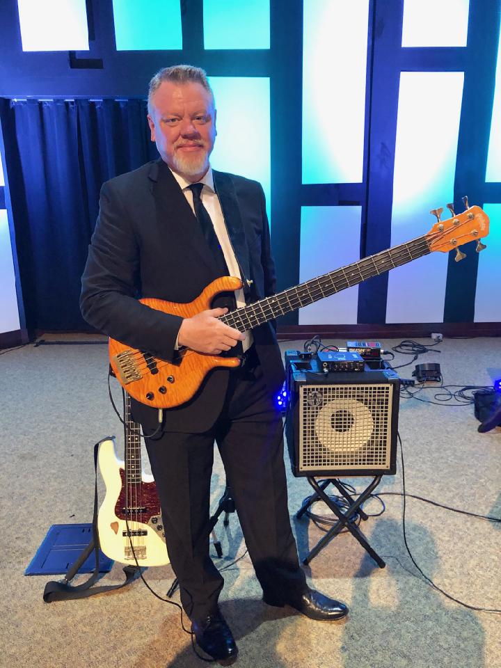 BasstimeO's tweet photo. Set up to play at the Gold City 40th reunion tonight. Great to be back with the boys.#BasstimeOnline #bassguitarlessons #bassguitar #bass #gospelmusic #gospelmusicians #onlinebasslessons #pedullabass #mogamicables #fender #fenderjazzbass #fenderjazz #radialdi #levysstraps https://t.co/8nExdiJnAN