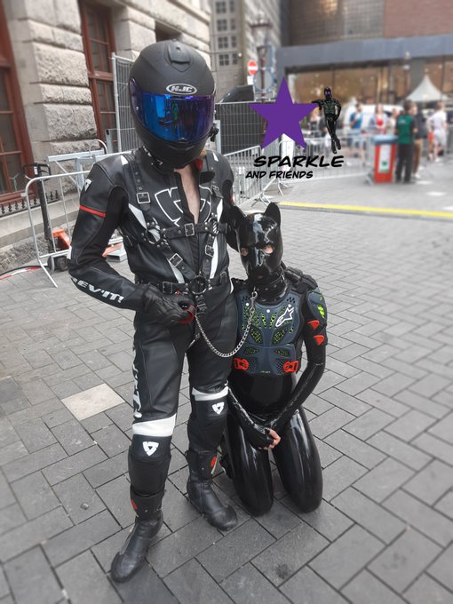 1 pic. Am I a good pup? I hope so?

? @ gaypride Amsterdam 2019
With @LLVgear and @WeaselBDSM https://t