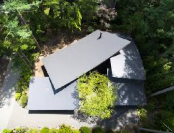 Oei_Design's tweet image. Four Leaves Villa - this elegantly designed residential architecture was created by the KIAS group to look like a litter of fallen leaves in order to blend in with the tranquility of nature surrounding these structures.Do you see the leaf shape? #Oeicritique #FourLeaves