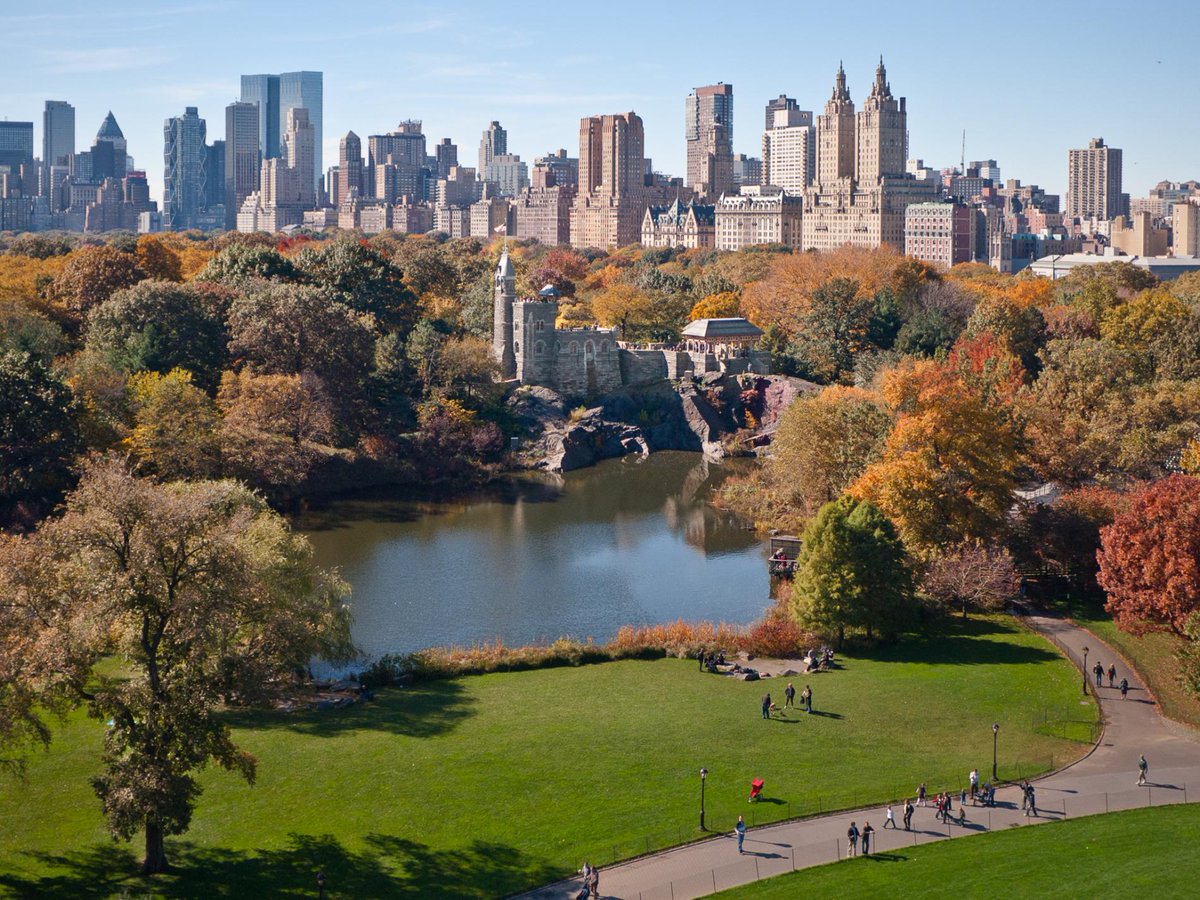 Central Park, New York:The most famous park in the world. It has pretty much everything - lakes, meadows, forests, views, etc. Only complaint really, is that it's a bit overrated probably because it's the only real park in Manhattan. Has roads cutting through it, but no matter.