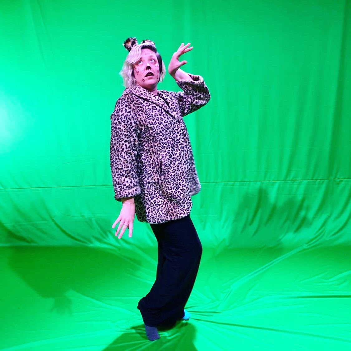 LamphouseTheatr's tweet photo. Our director told us to be pets, and we never do things by halves. #glampets #peterboroughatemyhamster https://t.co/hlxIqeZ5ff