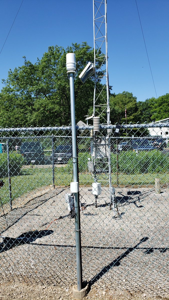 EddieGreatLakes's tweet photo. SMART LAKE TECH: Just installed a cadre of #LoRa devices at the @NOAA @ohiodnr NERRS Old Woman Creek to show how modern tech can drastically cut monitoring costs while providing real time data. Working with @CLEH2OAlliance on the pilot. https://t.co/PIbn1G71RA