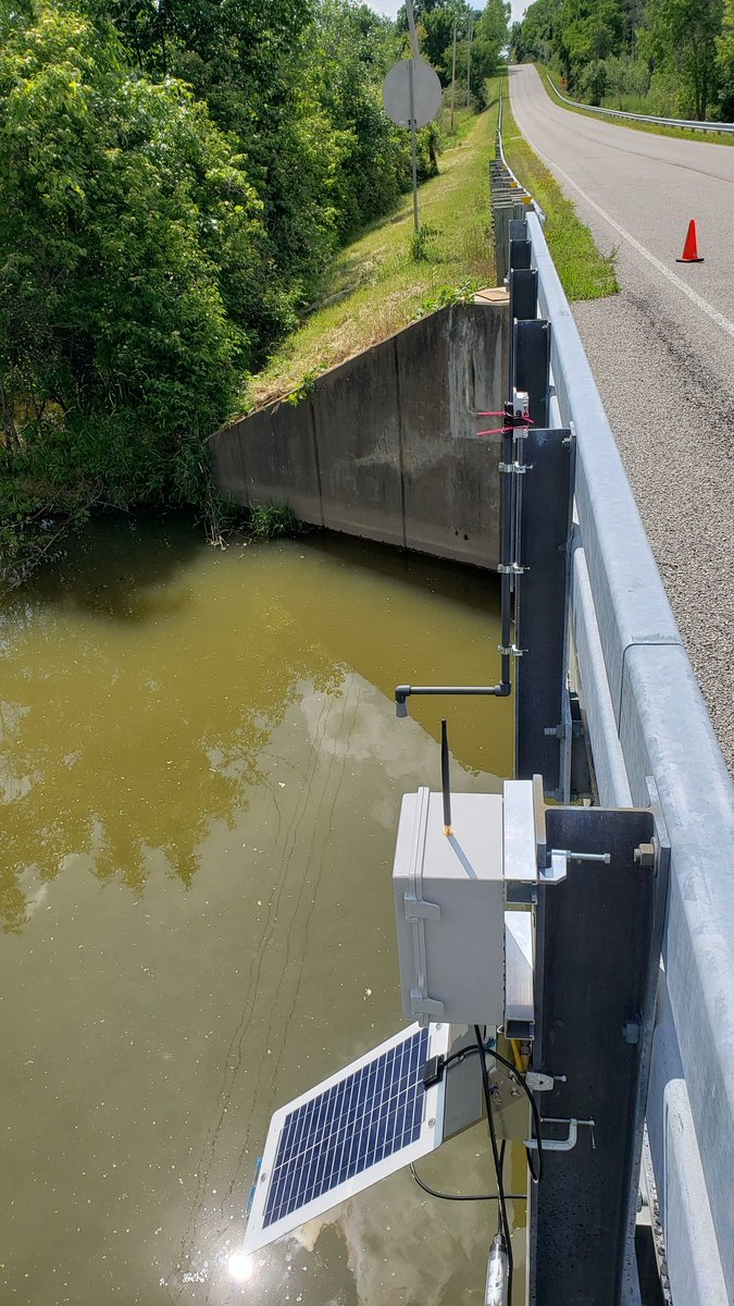 EddieGreatLakes's tweet photo. SMART LAKE TECH: Just installed a cadre of #LoRa devices at the @NOAA @ohiodnr NERRS Old Woman Creek to show how modern tech can drastically cut monitoring costs while providing real time data. Working with @CLEH2OAlliance on the pilot. https://t.co/PIbn1G71RA