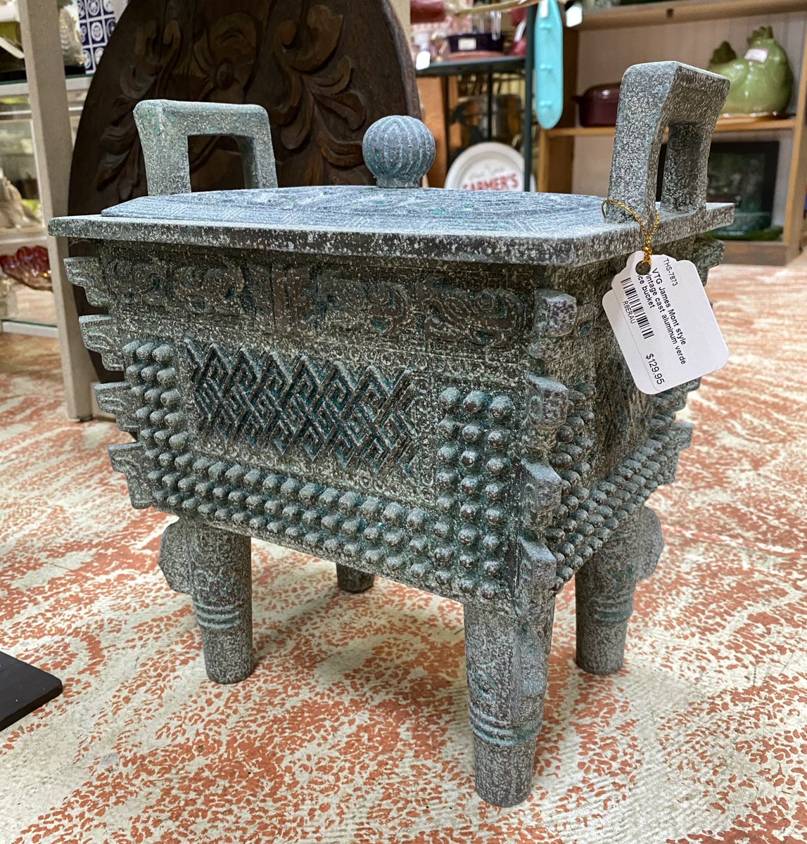 mielplaysac's tweet photo. Casually antiquing but AC finds it’s way to me https://t.co/BW2fkVLZKZ