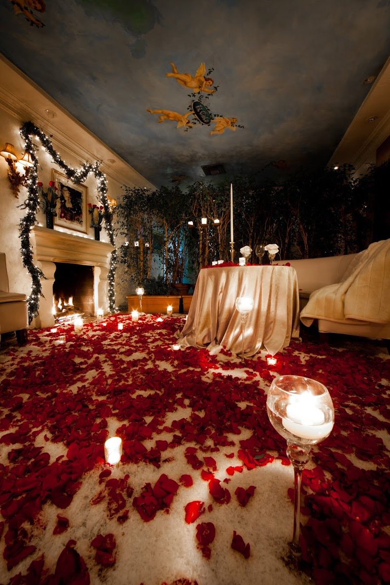 Private romantic dining,❤️tailored to you <a href="/IlCieloBH/">Il Cielo</a> call us now to inquire and visit ilcielo.com/private-romant… more information. #ilcielobh #beverlyhills #romance