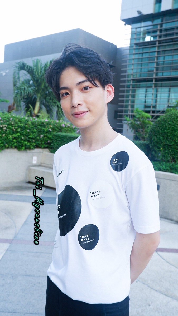 MysunshineTai's tweet photo. สวัสดีตอนเช้ายิ้มกันเยอะๆนะวันนี้😃😃
#thithanaphat
#ไต๋รอยยิ้มของฉัน #1DAYproject #blackbloock #blackblookstudios https://t.co/4AZ6DVjgBG