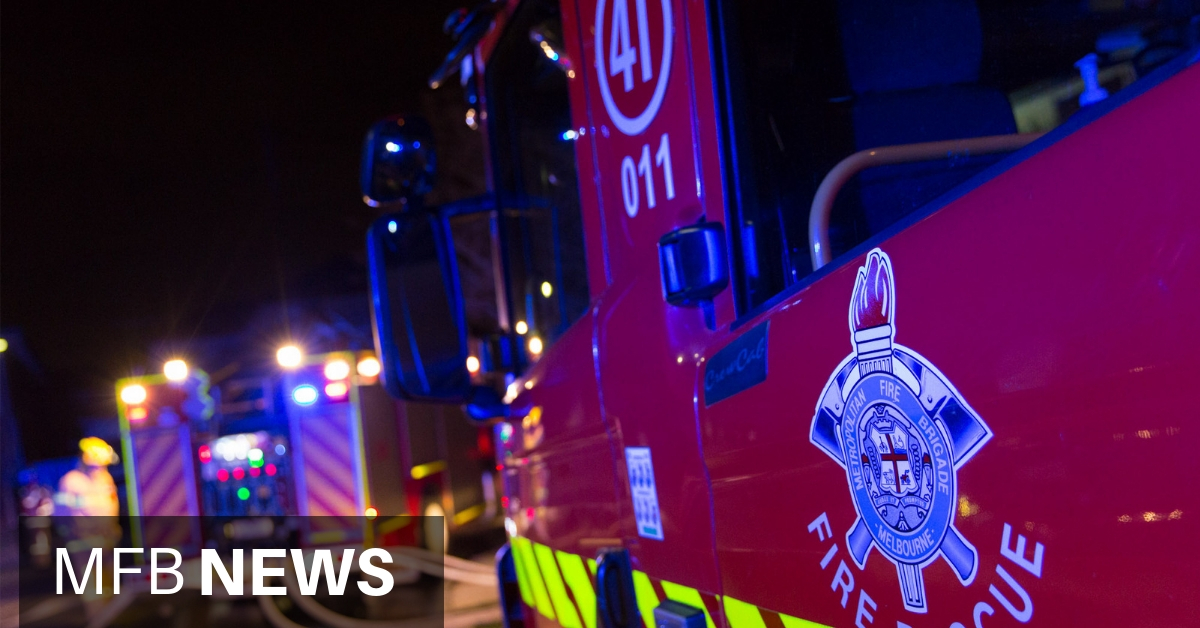 MEDIA RELEASE: #Firefighters worked quickly to stop a suspicious #StAlbans house #fire spreading to neighbouring properties on Friday night. mfb.vic.gov.au/News/Media-rel…