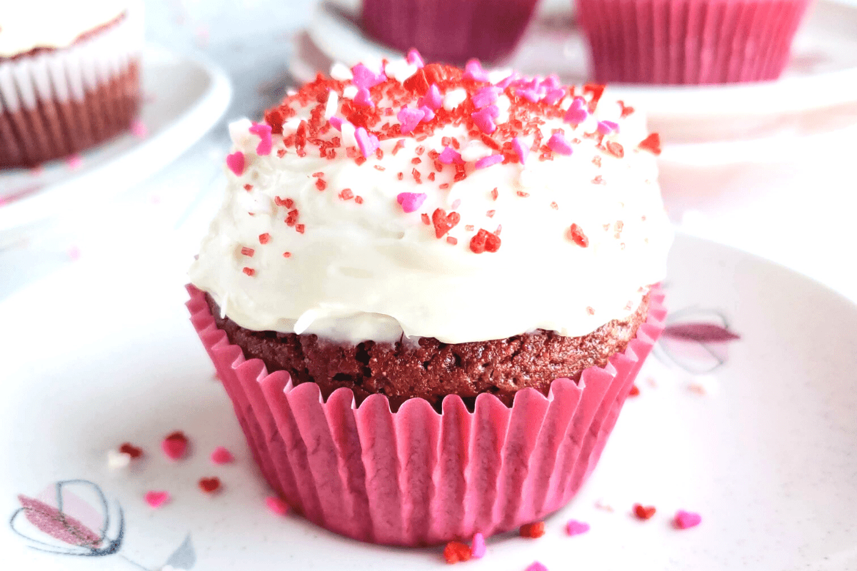EatInStyle_F's tweet image. Healthy Red Velvet Cakes
ionlycameforthecake.com/healthy-red-ve… 

#Eatinstylebyferitta #Eis #EatInStyle #Feritta #SynergyManagement#goodeats #yum #Eatingfortheinsta #delicious #foodie #foodgasm #chefmode #foodblog #yummy #foodpornshare #instapic #feedfeed #foodblogers #huffposttaste