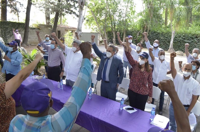 En estos momentos nos encontramos la Dirección De Campaña de la Provincia de Santiago realizando importante Asamblea de motivación y orientación de cara la visita que hará el próximo presidente de la República @Gonzalo2020RD a la ciudad de Santiago el próximo Domingo.