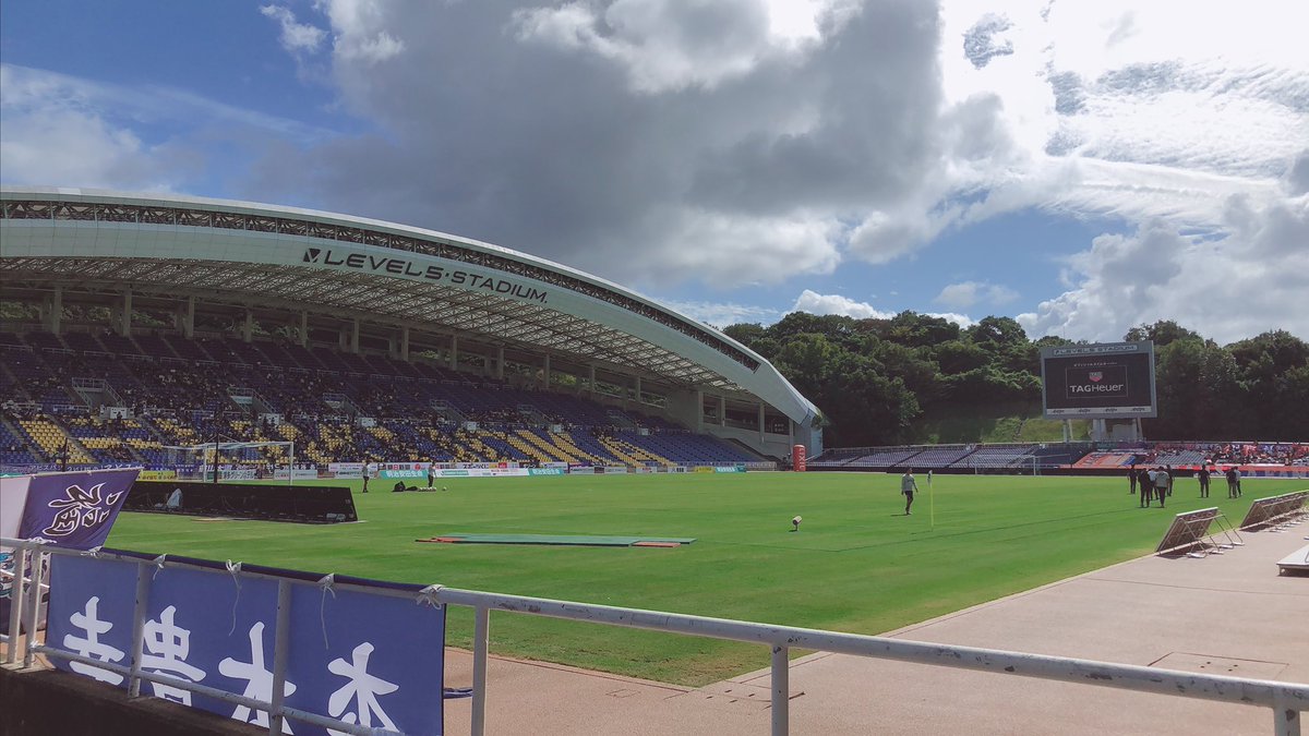 やーーーっと
Jリーグ再開⚽️
長かった😭
勝って喜ぶのも負けて落ち込むのも
全部含めて楽しい週末が
帰ってくる😊✨
今日は午後からDAZNDay🎥

おかえりJリーグ🐝