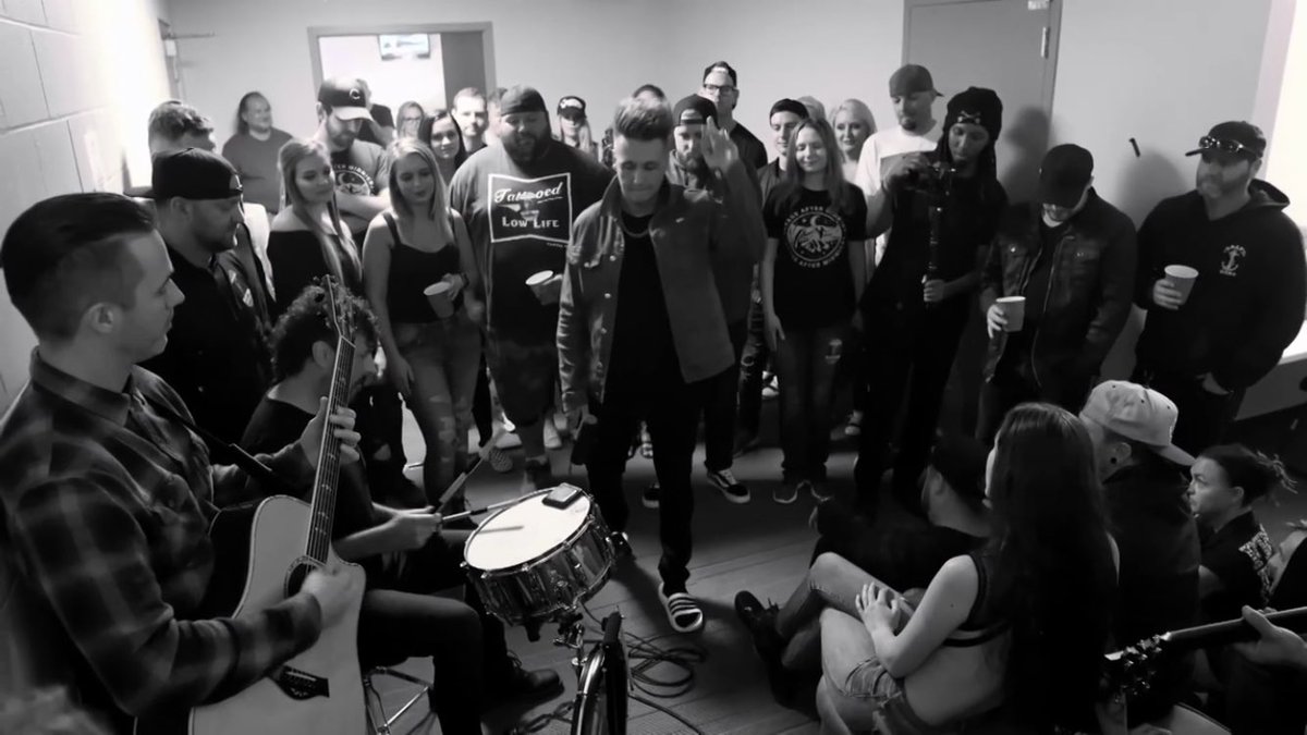 Steveogunner's tweet photo. @paparoach You need to release this version of Tightrope - so good 😍! https://t.co/x2PzK7AKU9