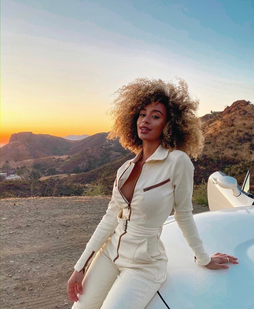 JCInstitute's tweet photo. ✨ We're ready for the weekend with our gorgeous #JCInstitute Fashion Grad Caro Viee  ⭐ Make sure to go follow her and see her stunning content 👉 @caroviee 💛 #MakeYourPassionYourPaycheck 

#FashionInspo #StyleInspo https://t.co/lpgm2FPmPo