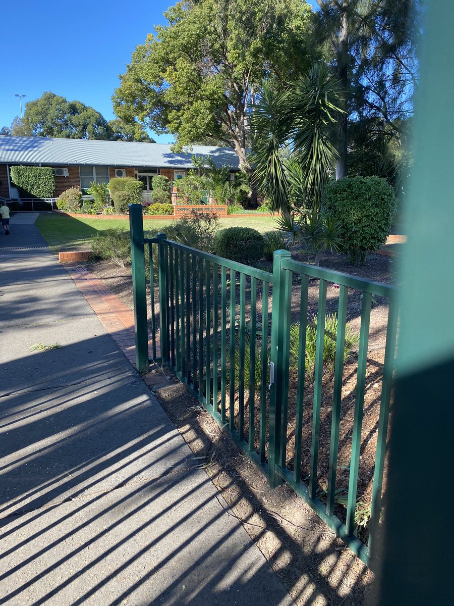 aim_phillips's tweet photo. Working with teachers who are innovators and risk takers! Very much enjoyed working with teachers @Chipping_no_PS this wk to tackle the where to next with tech questions. Most beautiful school grounds as well! @shelley_diamond 🌳🍃🌱 https://t.co/cY2J28b4R2