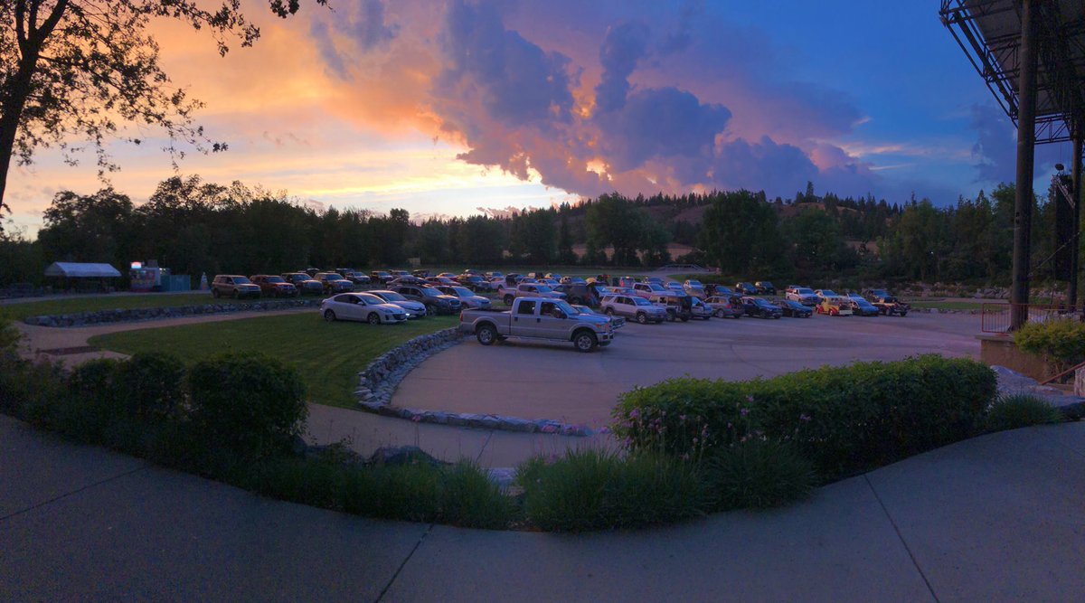 TwistdKs's tweet photo. Had a great time serving our first customers of the year, at Ironstone Vineyards last night! 🍿 @IronstoneWine
#twistedks #twistdks #twistedkssoftserve #icecream #softserve #icecreamcone #flavorburst #ironstonevineyards #consessionstand #fair #cone #dippedcone #dolewhip https://t.co/F8aQhDb6WB