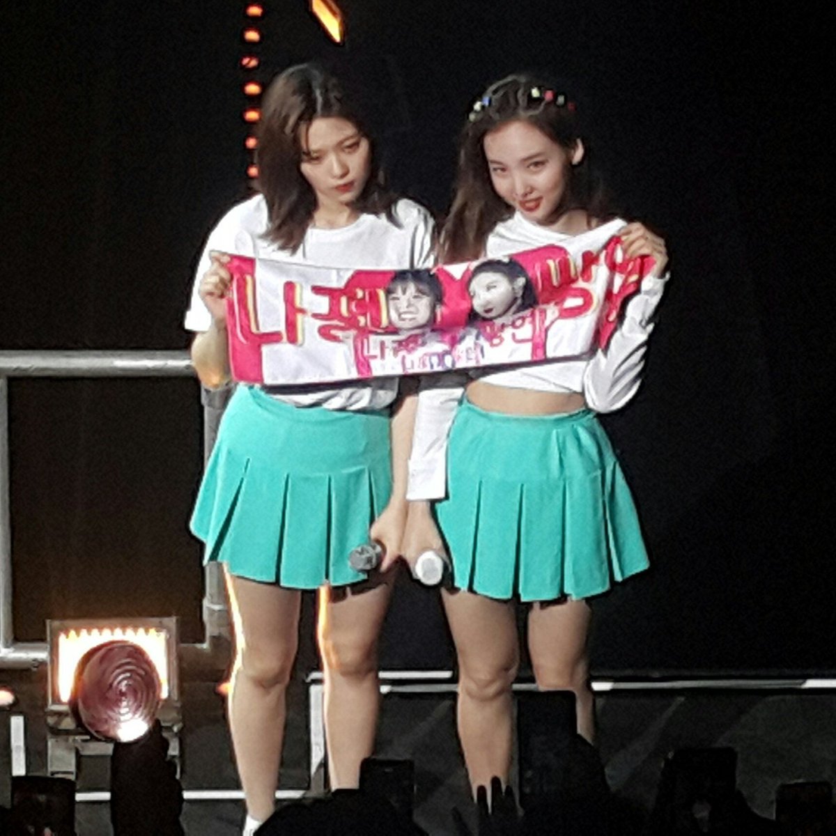 2yeon mirroring each other; a devastating thread