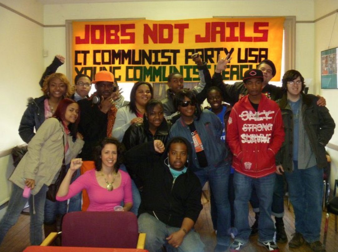 CaliforniaCPUSA's tweet photo. The means of production should be seized, with guaranteed work and housing for every American.
#RENTSTRIKE
#WeWantWork https://t.co/RCAQfDrZbK