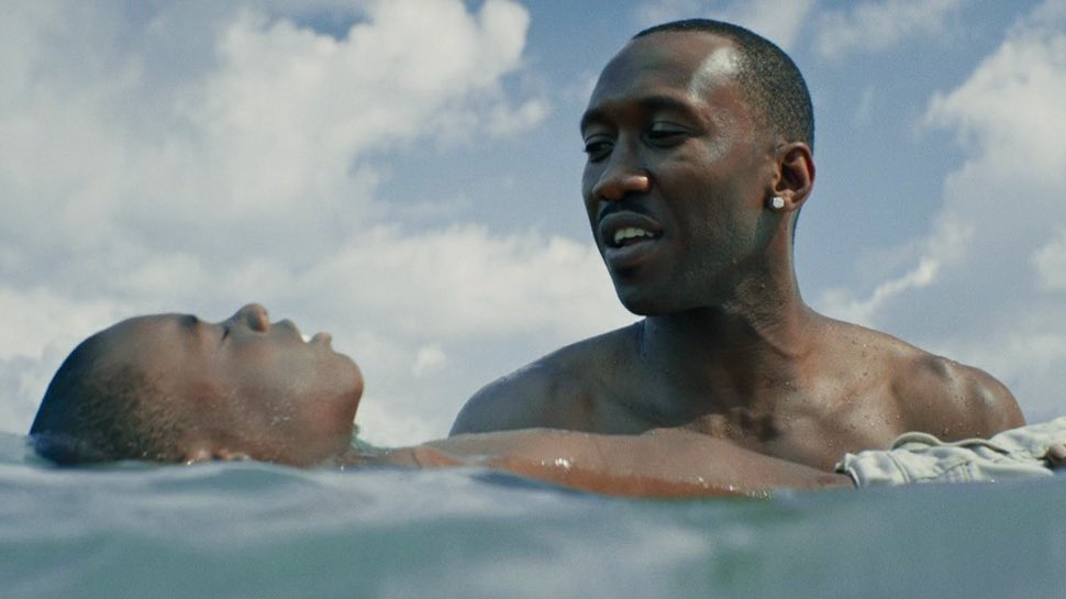 LostInFilm's tweet photo. «At some point, you gotta decide for yourself who you're going to be. Can't let nobody make that decision for you»

'Moonlight' (2016, Barry Jenkins) https://t.co/y2M4PeI1lD