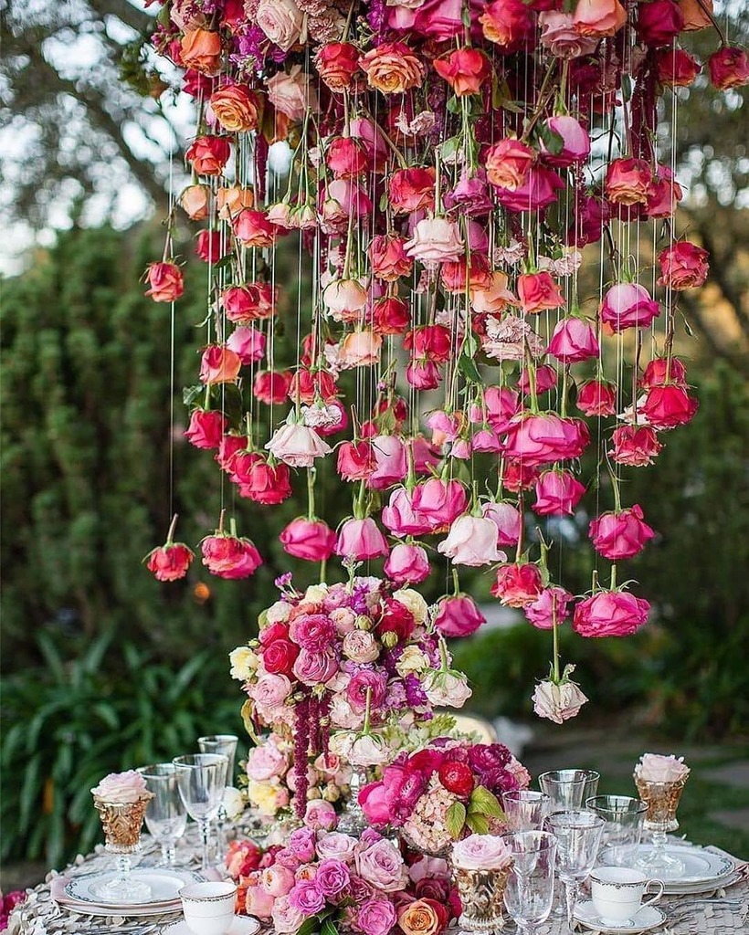 sacksprods's tweet photo. 📸: @wedluxe
A rose chandelier is a breathtaking focal point! 🌹| Designer: @elegantcreators | Venue: @forgartywineryweddings | Photo: @pagebertelsenphotography | Linen: @latavolalinen
.
.
.
#sacksproductions #floral #flowers #floraldesign #floraldecor #floralinspo #pinkf… https://t.co/saKZ1XyAGB