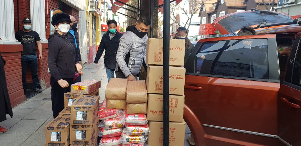 fyuanjp's tweet photo. DONACIÓN PARA LOS BARRIOS VULNERABLES
#26Jun Junto a @aforchieri y
@FlorScavino13 hemos articulado y concretado otra donación de la Asociación del Barrio Chino https://t.co/akICMHykpU.para los barrios vulnerables.
¡Gracias por su solidaridad!
@SomosPRO
#FundaciónElPobreDeAsís https://t.co/neneJvU3cb