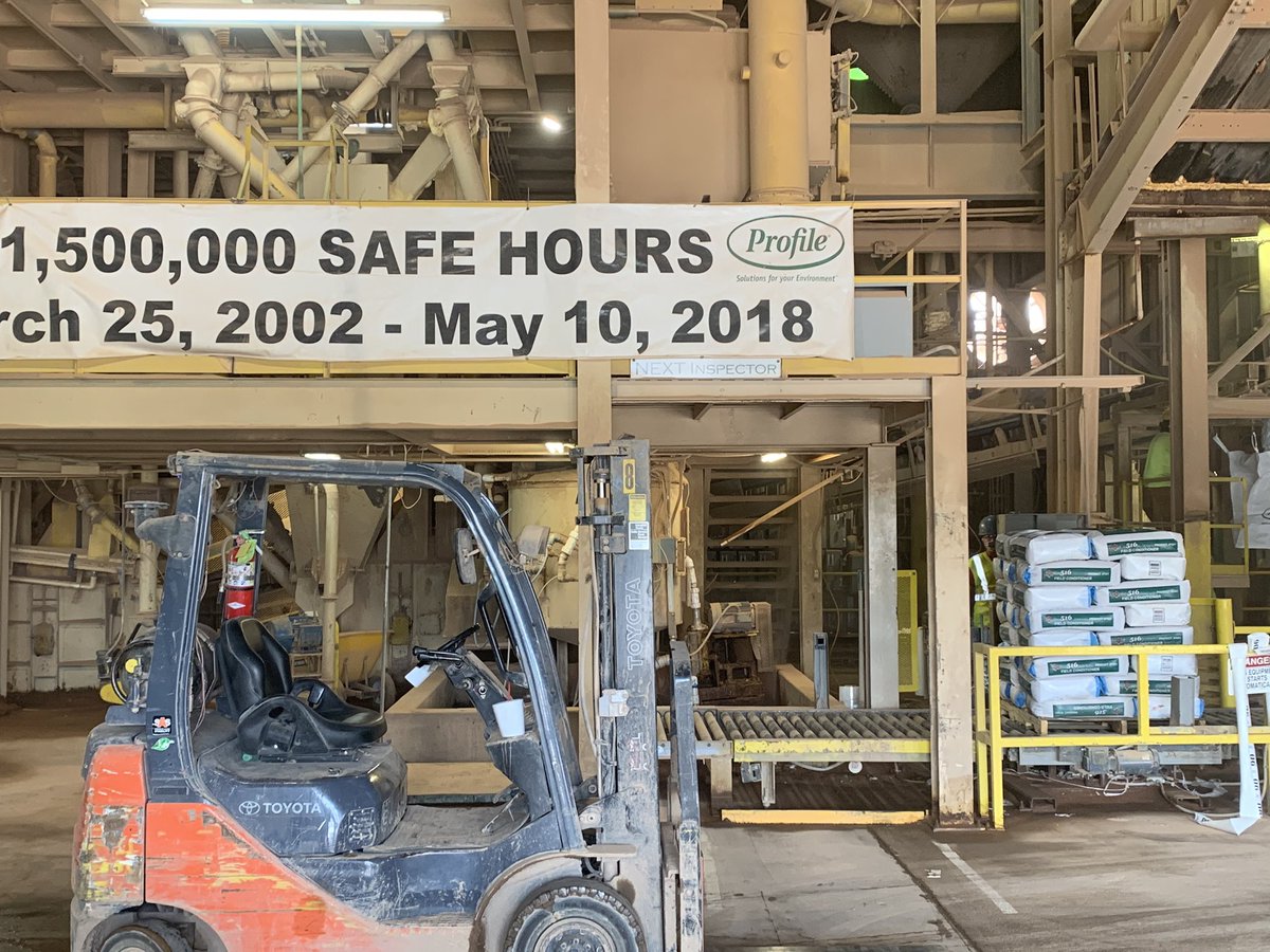 TurfaceJ's tweet image. More impressive then back to back no hitters. The safe hour record continues at Turface plant in Blue Mountain Mississippi. Up to 1,700,000 million safe hours without a lost time accident. @Turfaceproducts @DIRTGottaLoveIt @ABCA1945 @HighSchoolBCA @NFHS_Org @FieldExperts