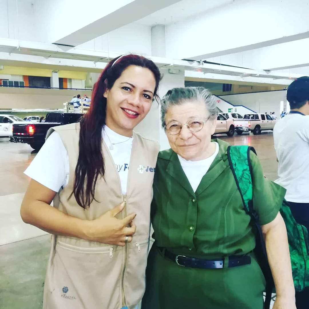 pinedaboris's tweet photo. Para muchos de ustedes Brenda Rosales es Vladimir Rosales. Para Nayib, Steiner, Chichilco, es Brenda. En INJUVE, es Brenda. Ocupa una Subdirección (flecha verde), ah y hay una Unidad de Género (flecha roja), que Brenda no se inventó. https://t.co/rb8V4IRngF