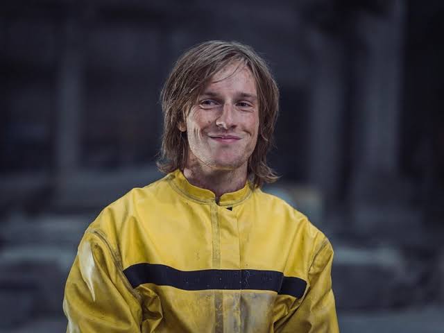 SeriesTWBZ's tweet photo. a última temporada de Dark estreia amanhã // a última temporada. #DarkNetflix https://t.co/FYFBSmpGdl