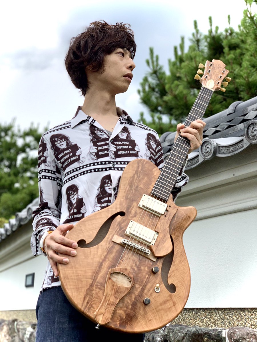 また、配信会場としてハンドメイドギターブランドのNishgaki Guitars 