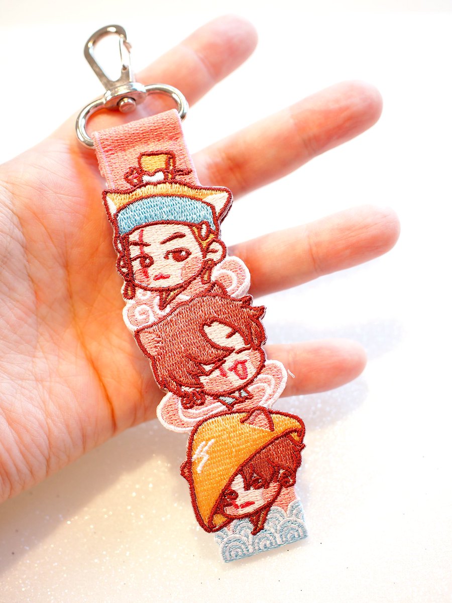 CollectingRoom's tweet photo. 🌟 MEOWCHWITA EMBROIDERED STRAP

- Size : 12 cm (4.7 inch) long, excluding the clasp size
- both side embroidered with the same design

🌟 DAECHWITA ACRYLIC STANDEE 

- Size : 14 cm (5.5 inch) wide
- Include 3 parts of acrylic with 2 stands and base 

Coming Soon💜
#btsfanart https://t.co/IAazDoSST9
