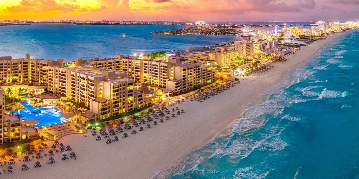 Luis_GxC_12's tweet photo. En está lucha, juntos saldremos adelante.
#CancunMeCuida por qué me siento seguro. 🌞🌎💯
Elige una ruta no una rutina, por que viajar es enamorarse con cada paso en #Cancun aquí te esperaremos con #SanaDistancia #Riquezahistórica #Playaturquesa @EAreyzaga https://t.co/r9x1rNg6kT