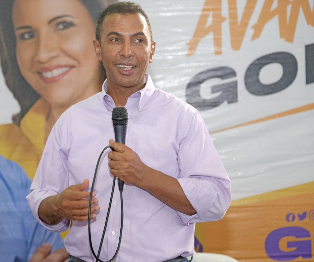 DomingoCG1's tweet photo. .@Gonzalo2020RD ha demostrado que los hechos valen más que las palabras, vamos a dar lo mejor de nosotros este 5 de julio, a salir con alegría a defender y a buscar los votos. #AvanzaConGonzalo #Circunscripción3 #ATrabajar https://t.co/k2Jvph2YZr