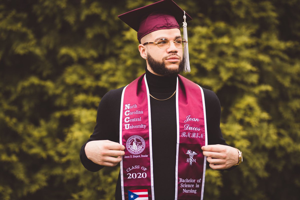 JDeuce_22's tweet photo. If you know me you that this journey wasn’t easy. I prayed for this moment every night and I’m just glad to be able to live it. Blessed to be an HBCU grad 🙏🏽🖤
#HBCUGRAD #HBCUBUZZ #HBCUMEN https://t.co/Qb9sL9sB7x