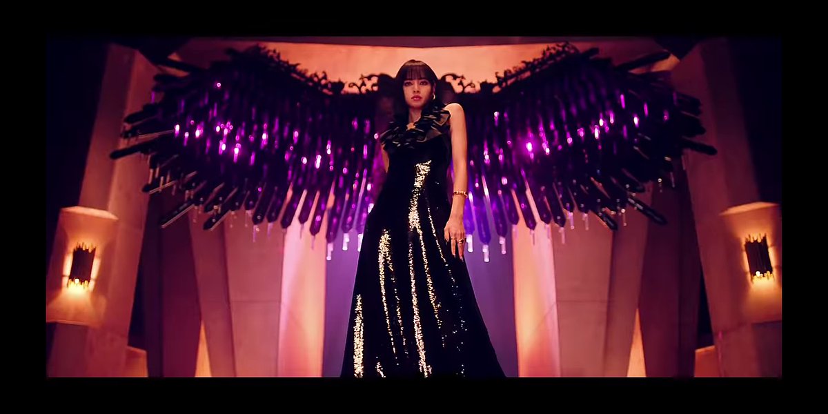 I couldn't get good ones for jennie and rosie and it makes me sad but HERE IS LISA AND JISOO W THE WINGS :D