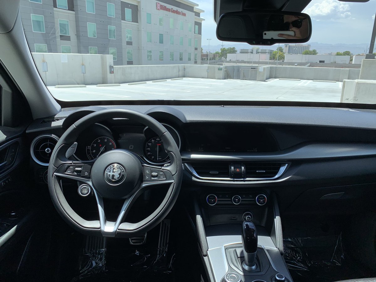 🚘2018 Alfa Romeo Sport
💯The newest arrival to our fleet!
👇For more info click the link below👇
lasvegasautosports.com/details/used-2…

#AlfaRomeo #Alfaromeostelvio #carsforsale #lasvegasautosports