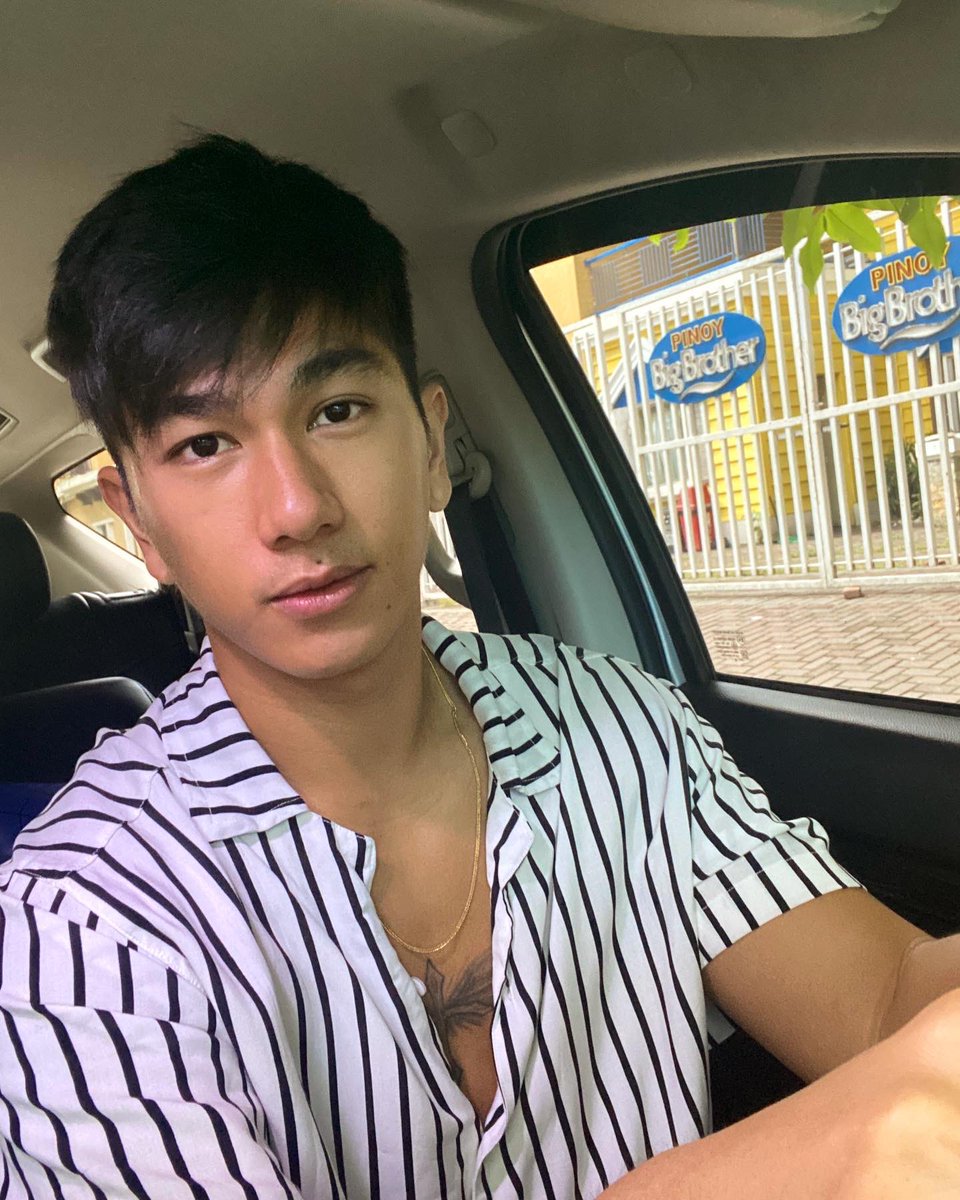 Hashtag_nikko13's tweet photo. Parang mali nato ..
Napopogian ako sa sarili ko e lagi ko naman nakikita sarili ko. 🤔🤔
Asan naba yung bangko mabuhat nga😂 https://t.co/eClJfs65RW