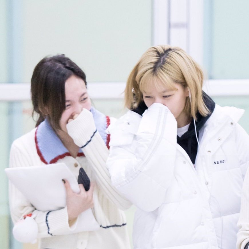 2yeon mirroring each other; a devastating thread