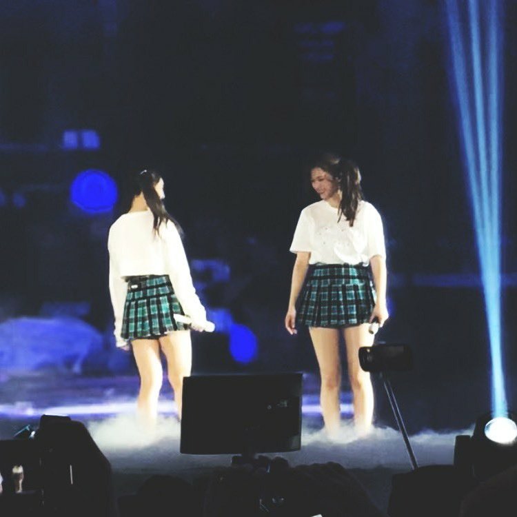 2yeon mirroring each other; a devastating thread