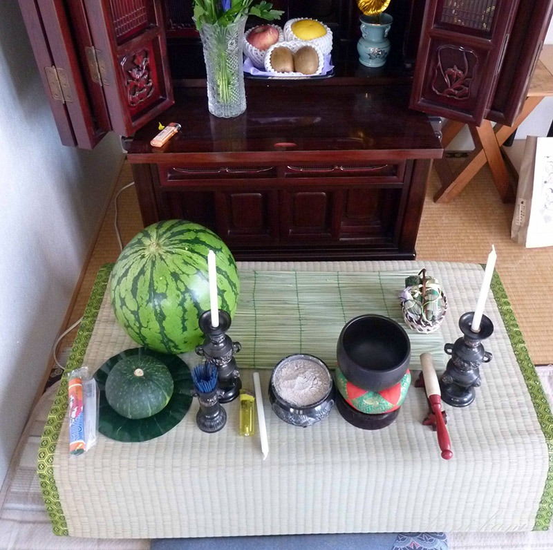 Art21JPN's tweet photo. 【Butsudan (仏壇)】
"A butsudan is a small, household Buddhist shrine. Its exterior often resembles a simple cabinet, with two outward opening doors."
 [Japanese Art Culture No. 156 (Ⅰ)]
#Butsudan #Temple #Shrine #Buddhism #Japan #仏壇

《Web》https://t.co/5odlL8QdTc https://t.co/muV9dCNNZu