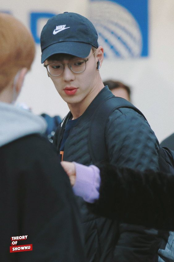 Shownu needs no help in looking manly and amazing, but the hat just adds that little something #MONSTAX    #SHOWNU sir please  you testing us
