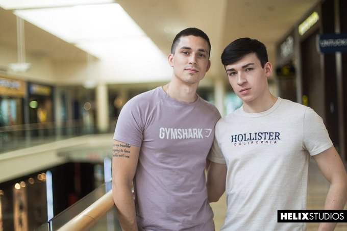 Watch me and @KaneFoxxx take our shopping trip to the bedroom for a night full of fun 🥵 premiering tonight<a class="tags" href="/tag/kanefoxxx">@kanefoxxx</a><a href="/tag/nakedchallenge"class="tags"><span>#nakedchallenge</span></a>