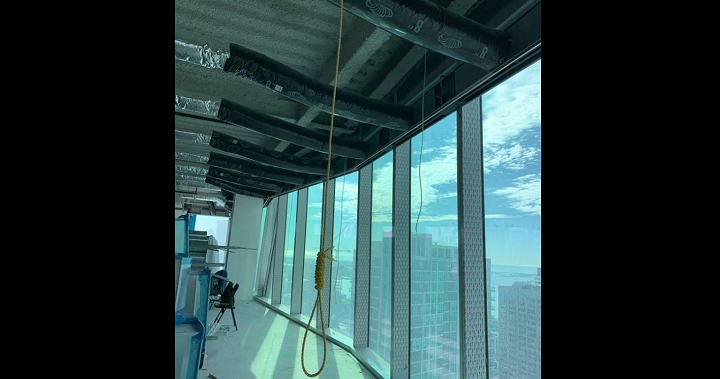GlobalNational's tweet photo. ‘A disgraceful act:’ Noose found at downtown Toronto construction site https://t.co/j9ZJIJmuyh https://t.co/Cn8f4sz3xZ