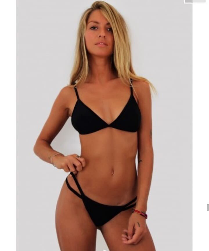 • Esme Exposito
• Modelo Erotica 
• 24 años
• Little Girl
• @anaxpositox sis 
• 🇮🇹 italomexicana 🇲🇽
• Bisexual (+ chicas)
• Sensual &amp; Erotica
• Freerol
• Sexrol con trama
• No anime ni personales

                         ¿↻+♡? = DM’s