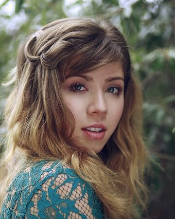 And lastly, Happy Birthday to the stunning Jennette McCurdy 