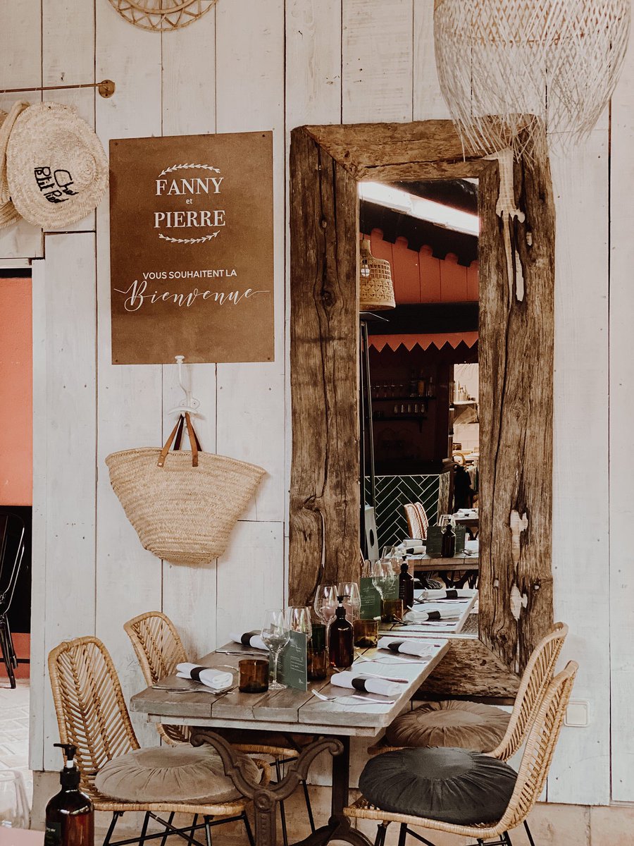 PierreAugeOff's tweet photo. CHEZ PETIT PIERRE !

Chez vous ! Chez nous ! 

Au resto ! Menu livré ! 

Tu viens chez moi ! Je viens chez toi ! 

Réservez une table ou commandez votre menu à livrer chez vous sur https://t.co/cE6oFYwiEl 

Le dimanche 12 juillet midi brunch d’été main france chez Petit Pierre ! https://t.co/4ZzsxIt5BG