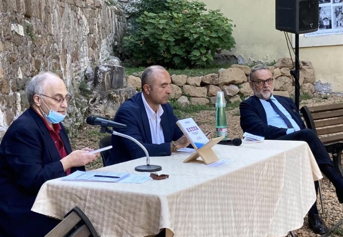 rossellaronconi's tweet photo. culturandoingiro: “Ustica. Quarant’anni di bugie”, il libro-inchiest... https://t.co/8TBSDxSCyv…. #PinoNazio #libroinchiesta #EdizioniPonteSisto #usticaquarantannidibugie #documentarioinchiesta #usticasenzaveritàsenzanomi @pasruz @ParuoloS @FarmaciaSoldani @teresablanda https://t.co/A8lNQIUKZv