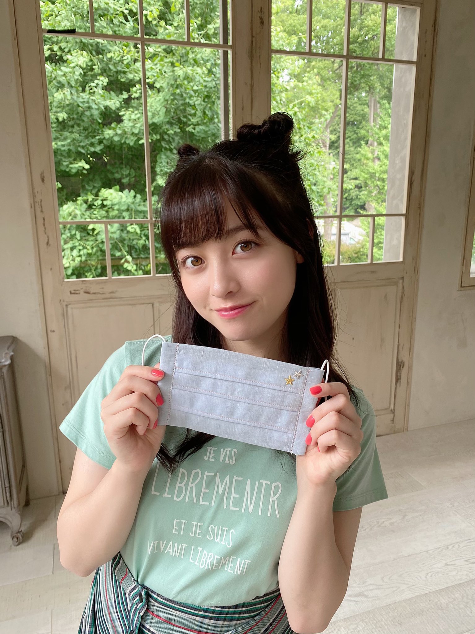 橋本環奈 これ猫耳ヘアって言うのね まさかのレジェンドmgが先生でマスク作りをしました 笑 テレビジョン見てね ４枚目だけ新mgが撮ったんだけどアプリで撮ってるから顔違う けど髪型見てちょ T Co Fqplero2y0 Twitter
