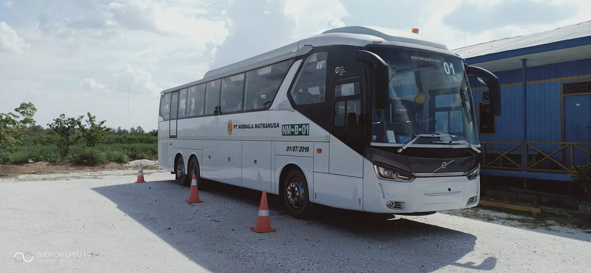 BisKota_'s tweet photo. SR2 Single Glass untuk jemputan pegawai tambang
Volvo B11R-2019
Scania K410-2020
@VolvoBusGlobal
@ScaniaGroup
#IniSwedia https://t.co/eaQ95yQ6H6