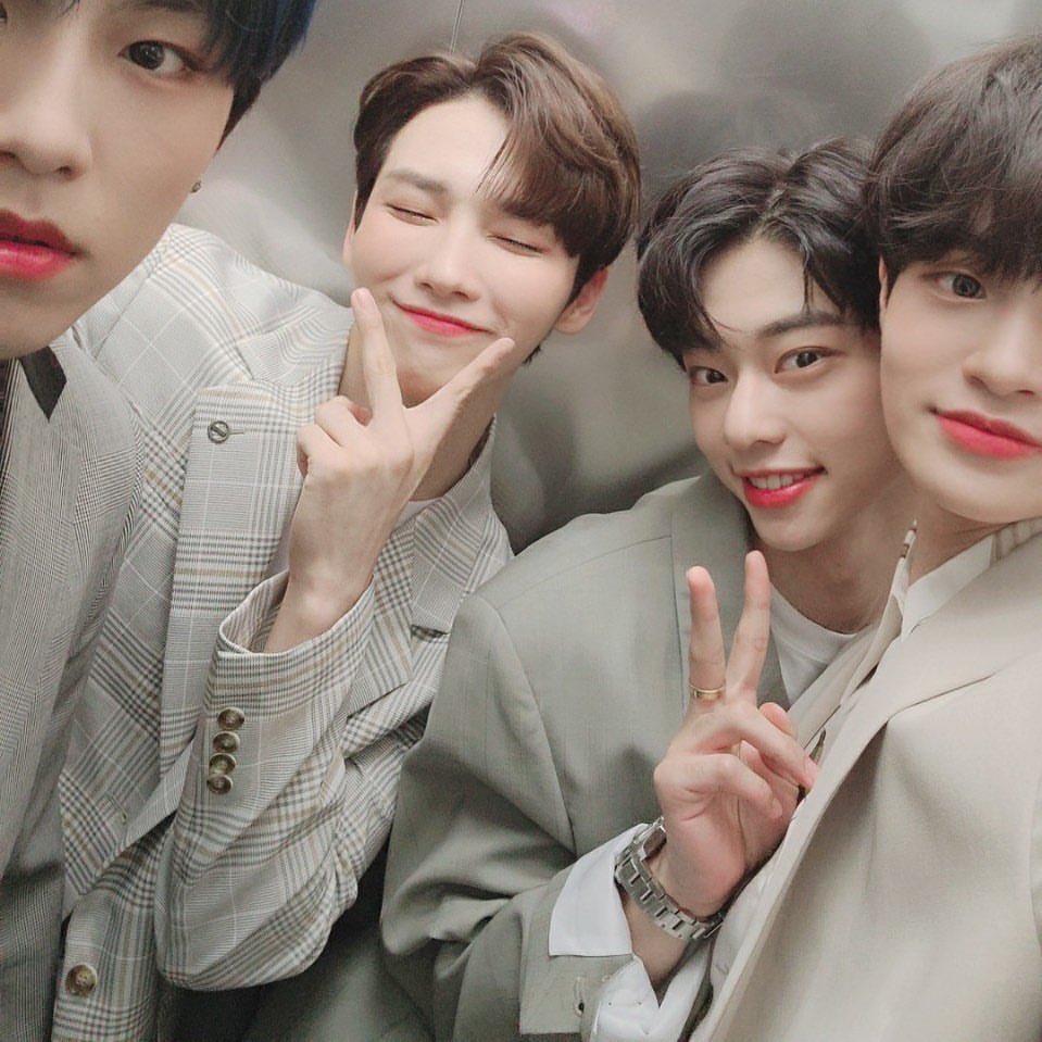 우리 컴백 D-2 ㅠㅠㅠㅠㅠㅠㅠㅠㅠㅠㅠㅠㅠㅠㅠㅠㅠㅠㅠㅠㅠㅠㅠㅠㅠㅠㅠ 
#AB6IX #전웅 #김동현 #박우진 #이대휘 
instagram.com/p/CB7bSDUB_Dv/