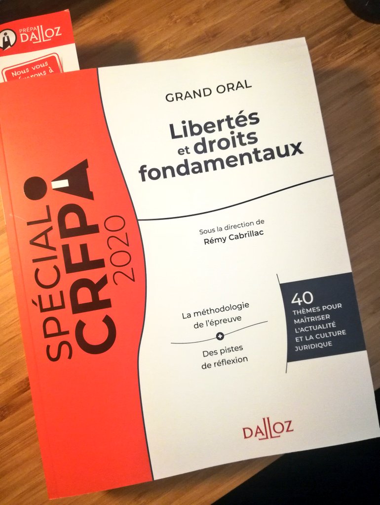 MelanieJaoul's tweet photo. Bon on va faire un jeu. Je propose de faire gagner à un étudiant un de mes exemplaires du livre pour la préparation au grand oral du #CRFPA dirigé par M. Le Pr. Cabrillac chez @Dalloz
Pour jouer, il faut RT ce post. Vous avez jusqu'à dimanche soir, 18h. https://t.co/YsvYSXOTny